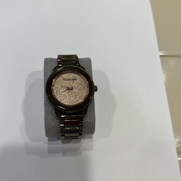Michael Kors Kinley brown watch with crystals. Excellent condition. - Picture 3 of 4